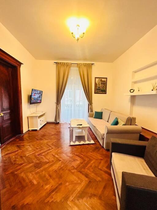 Hidden Gem In The Old Town Apartment Timisoara Luaran gambar